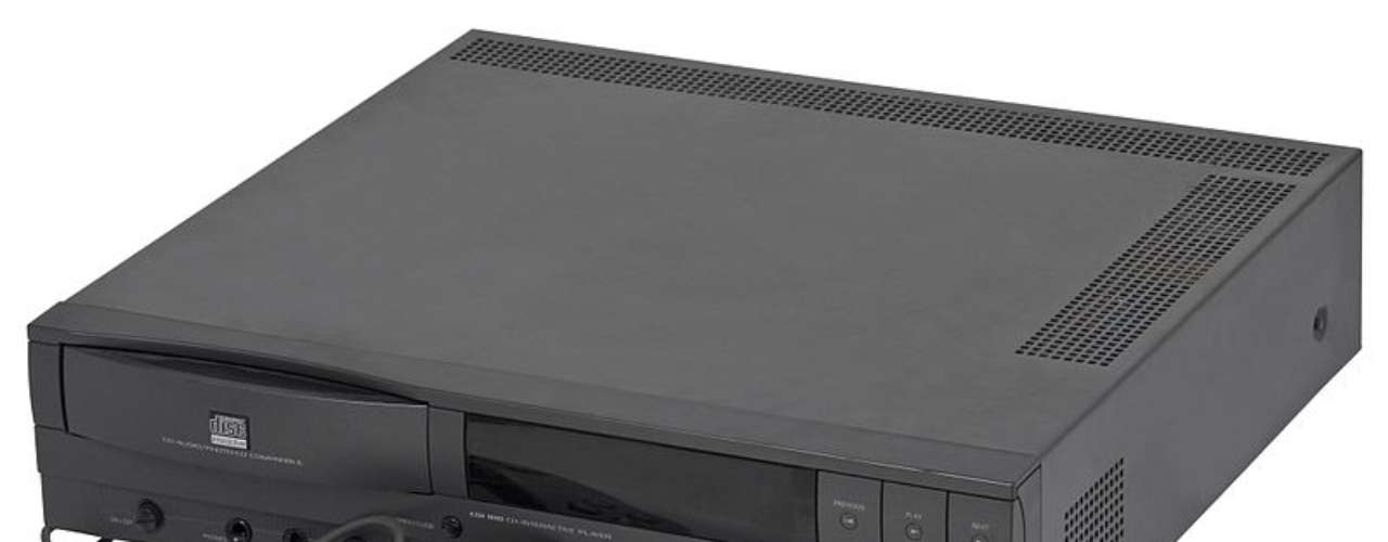 800px-cd-i-910-console-set.jpg