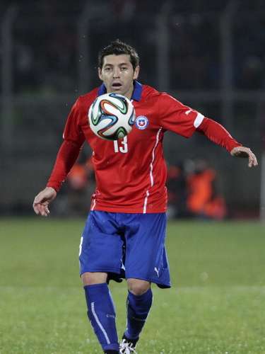 José Rojas: El zaguero, que actuó unos minutos frente a Brasil y fue el único jugador del medio local que actuó en la Copa, regresa para integrarse a la pretemporada de la U que dirige Martín Lasarte. En su momento fue sondeado desde México.