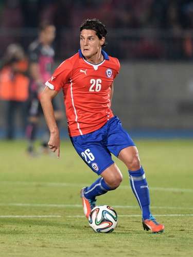 Miiko Albornoz: El lateral chileno-sueco no sumó minutos en la Copa del Mundo, pero se convirtió en el flamante fichaje del Hannover 96 de Alemania que adquirió su pase al Malmo.