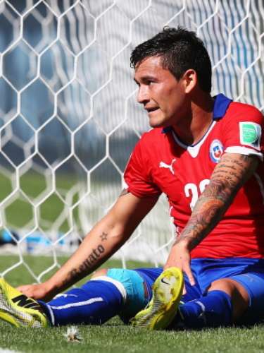 Charles Aránguiz: Antes del Mundial su pase fue adquirido por el Internacional de Porto Alegre al Udinese por lo que seguirá brillando en Brasil.