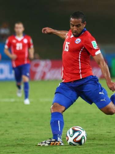 Jean Beausejour: Anotó ante Australia y se convirtió en el jugador histórico de la Selección. Antes del Mundial culminó su contrato con el Wigan de Inglaterra y por ahora está sin club.