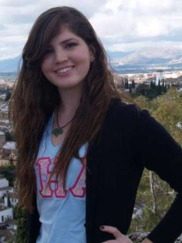 Erica Hagan, psicóloga de 22 años, fue encontrada sin vida al interior del baño