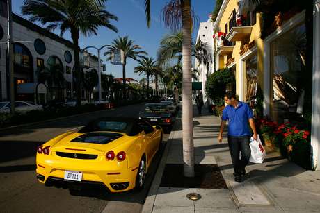 La lujosa avenida Rodeo Drive en Beverly Hills, California.  Foto: Getty Images