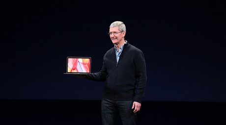  Tim Cook, Apple's CEO, presents the 12-inch Retina MacBook. Photo: Apple 