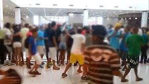 Vídeo mostra aglomeração durante rolezinho em shopping de SP