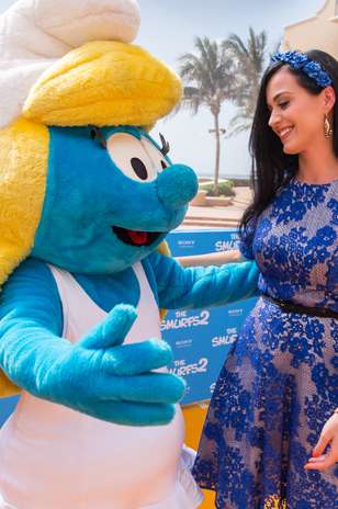 Katy Perry gets super sexy in Mexico for 'The Smurfs'