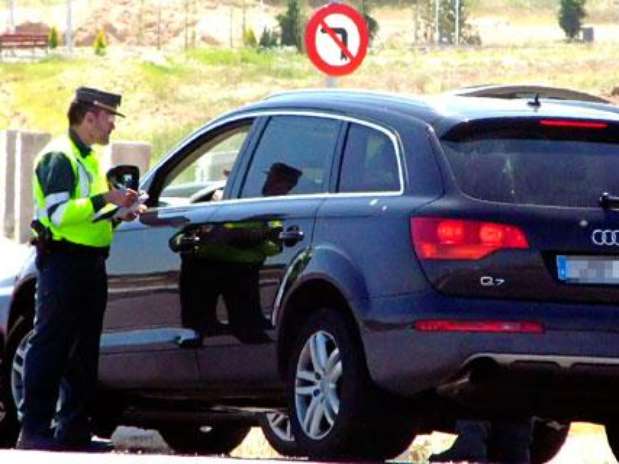 Los agentes tendrán que parar y notificar para multar a los conductores